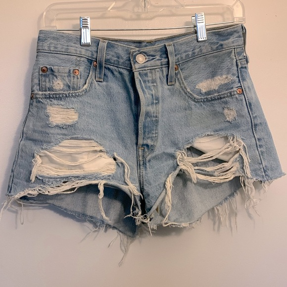 Levi’s Denim Shorts 👖 - Picture 1 of 5